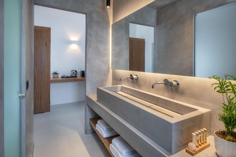 June Twenty Suites - Oda