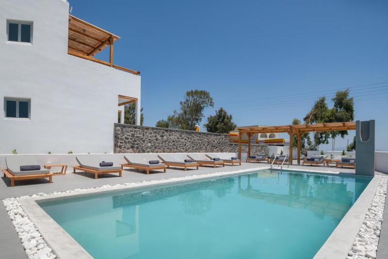 June Twenty Suites - Havuz