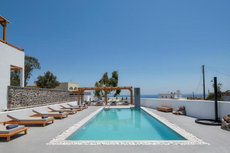 June Twenty Suites - Havuz
