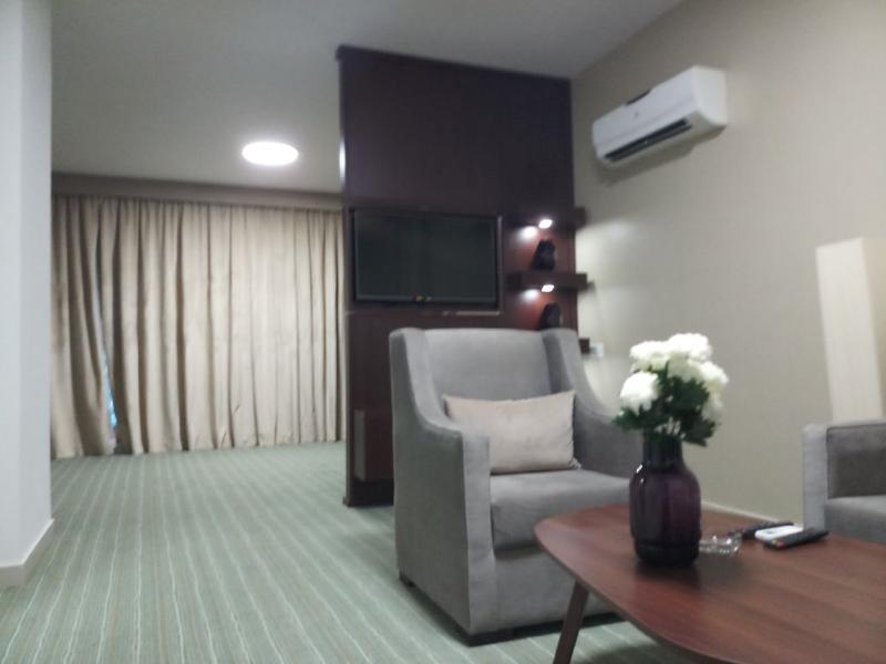 Al Dyafa Hotel Suites - Oda