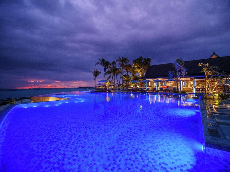 SAii Lagoon Maldives, Curio Collection by Hilton - Havuz
