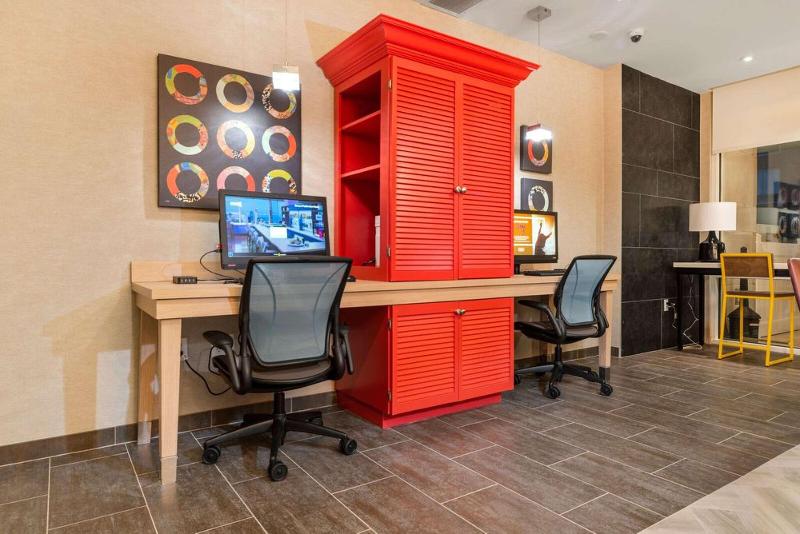 Home2 Suites by Hilton Newark Airport - Toplantı