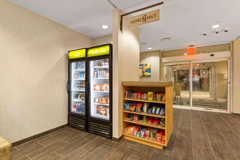 Home2 Suites by Hilton Newark Airport - Restoran