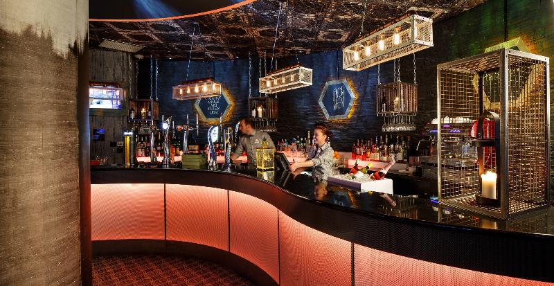 Novotel Londra Kulesi Köprüsü - Bar