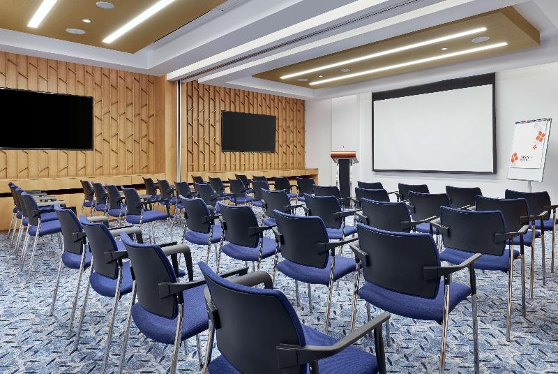 Hilton Garden Inn Muscat Al Khuwair - Oda