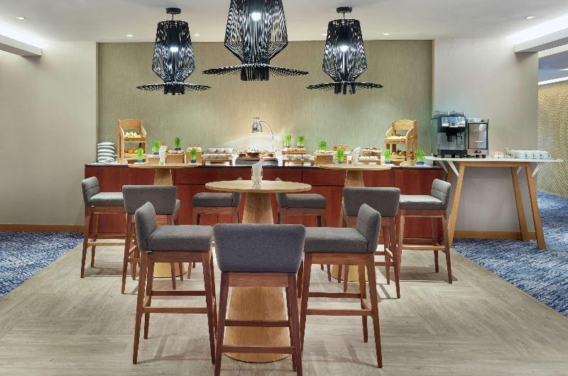 Hilton Garden Inn Muscat Al Khuwair - Restoran