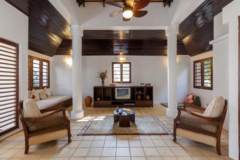 Baan Khunying - Secluded Phuket Beachfront Villa - Oda