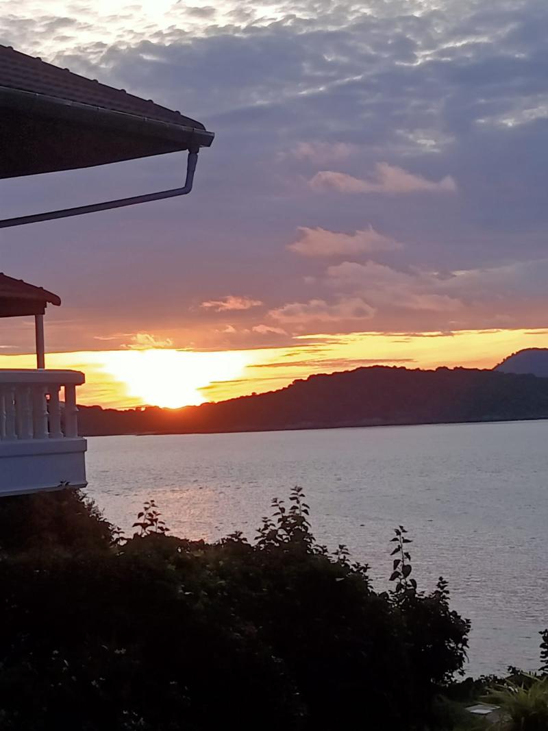 Baan Khunying - Secluded Phuket Beachfront Villa - Teras