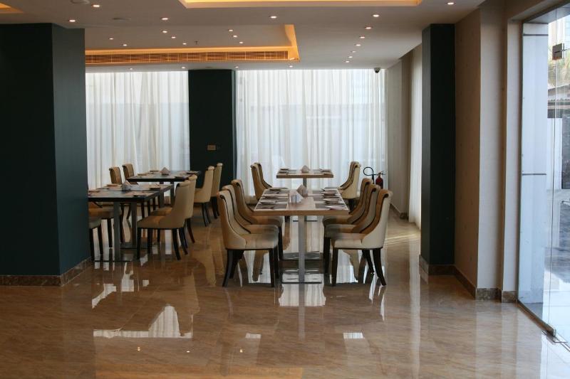 The Secure Inn Hotel Muscat - Restoran