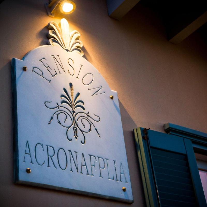 Acronafplia A - Genel
