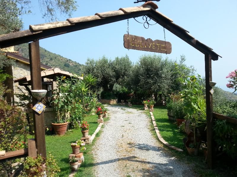 Agriturismo L'Uliveto - Lobi