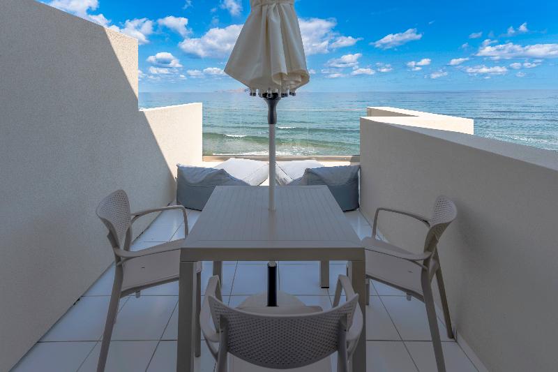 Almare Beach - Oda