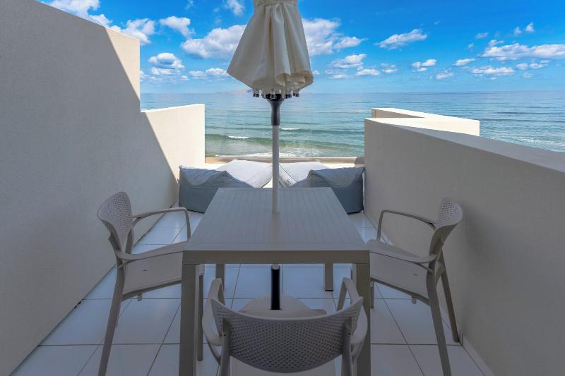 Almare Beach - Teras