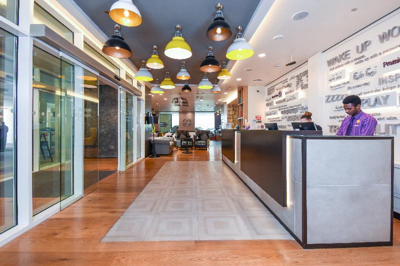 Premier inn Dubai Al Jaddaf - Lobi