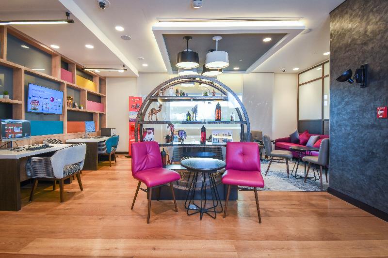 Premier inn Dubai Al Jaddaf - Lobi