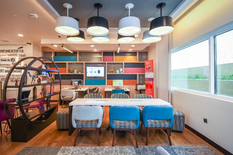 Premier inn Dubai Al Jaddaf - Lobi