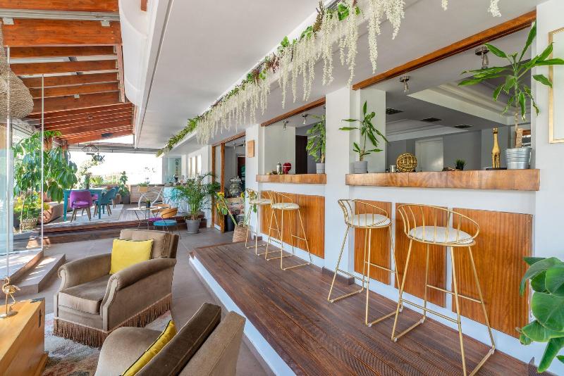 MAISON 66 RIVIERA HOTELS - Bar