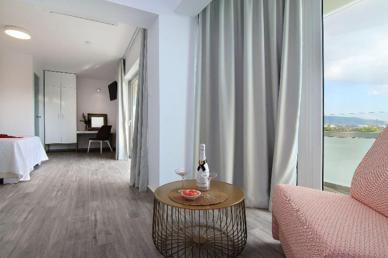 MAISON 66 RIVIERA HOTELS - Oda