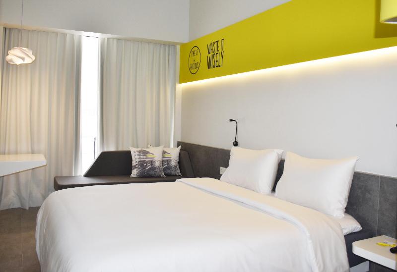Yello Hotel Paskal Bandung - Oda