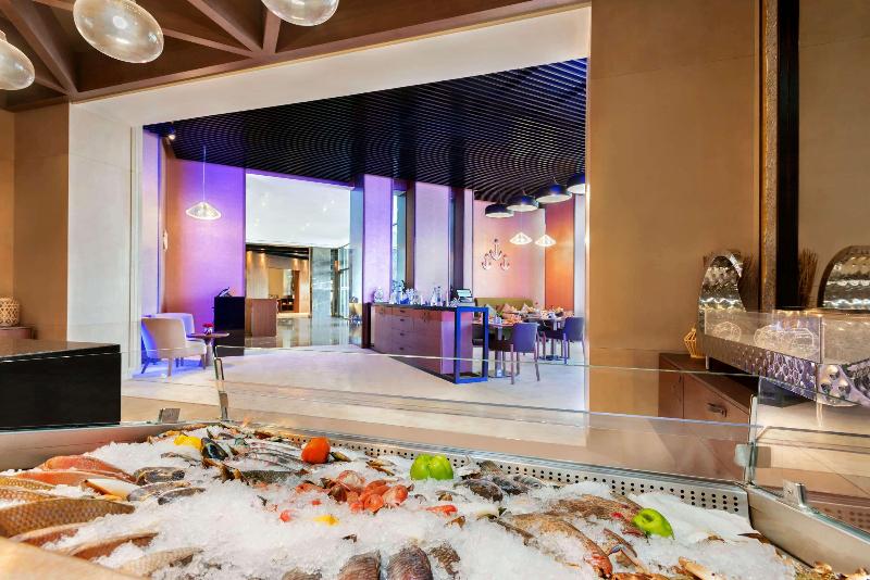 Wyndham Garden Ajman Corniche - Restoran