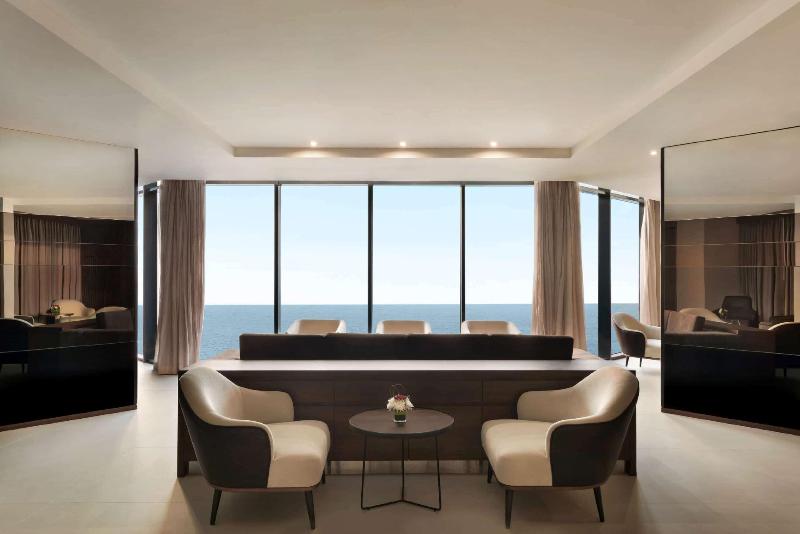 Wyndham Garden Ajman Corniche - Restoran