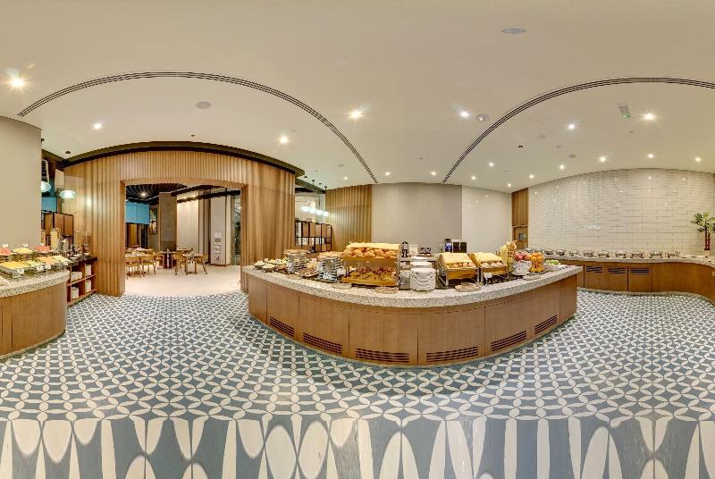 Wyndham Garden Ajman Corniche - Restoran