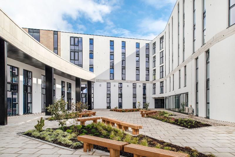 Destiny student - Holyrood - Genel