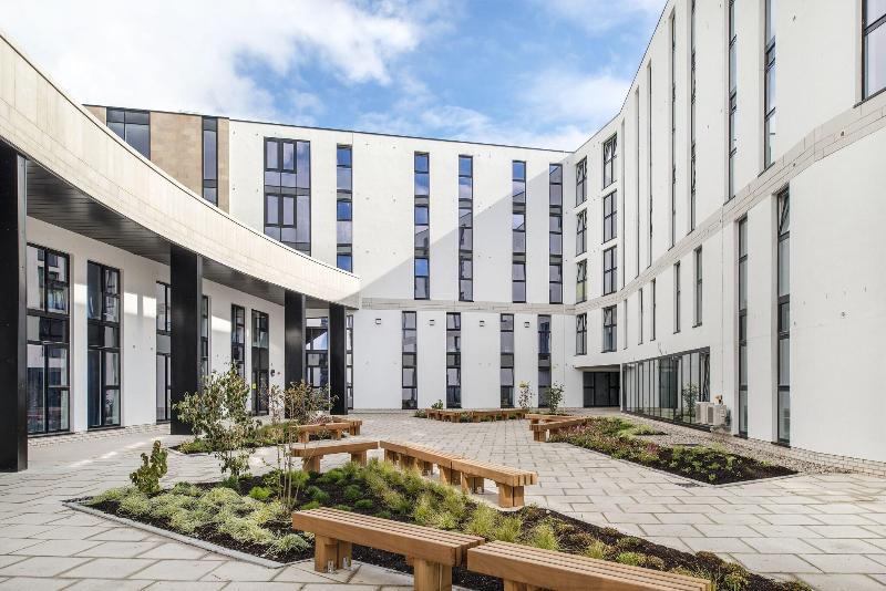 Destiny student - Holyrood - Genel