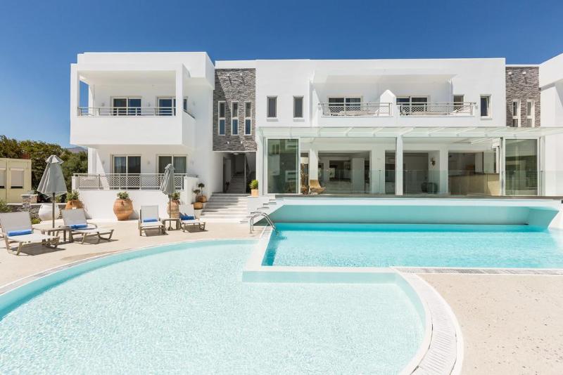 Cyano Hotel - Genel