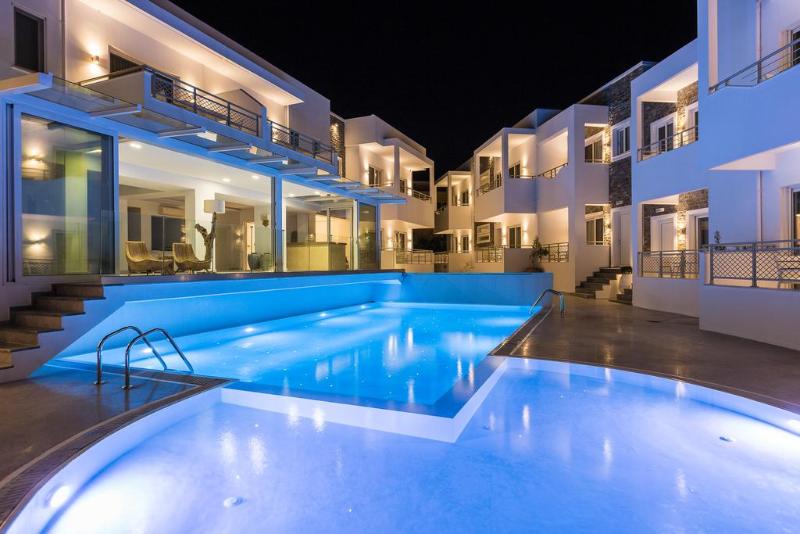 Cyano Hotel - Genel