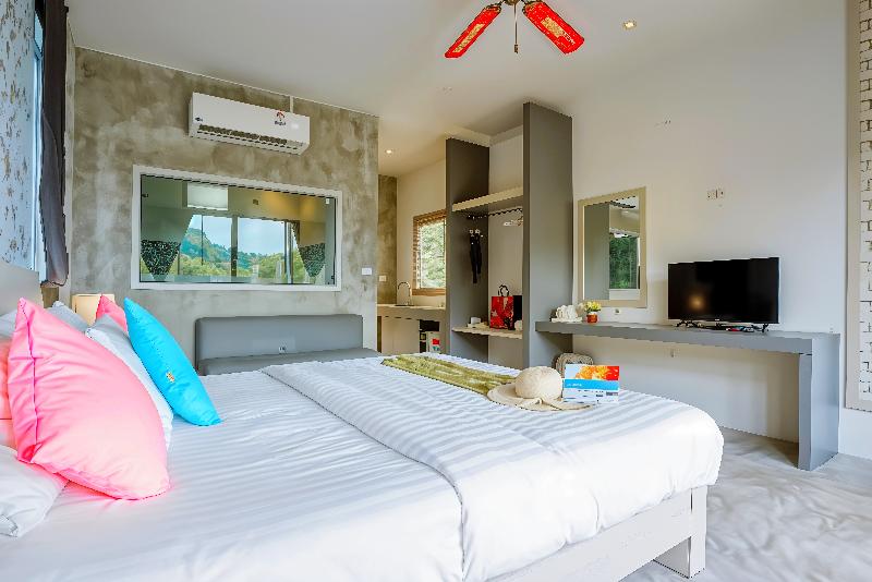 Amantra Lake View Resort - Oda