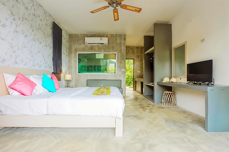Amantra Lake View Resort - Oda