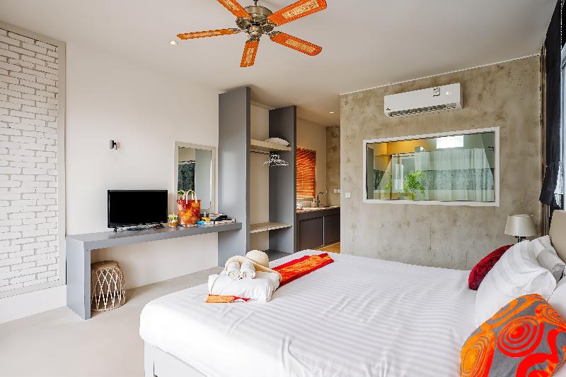 Amantra Lake View Resort - Oda