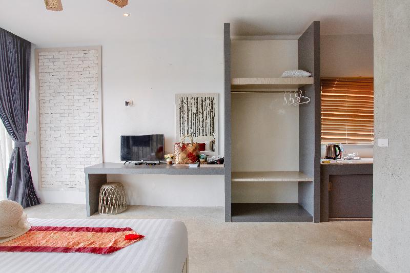Amantra Lake View Resort - Oda