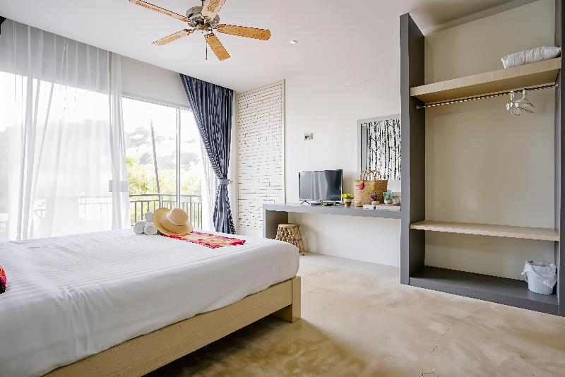 Amantra Lake View Resort - Oda
