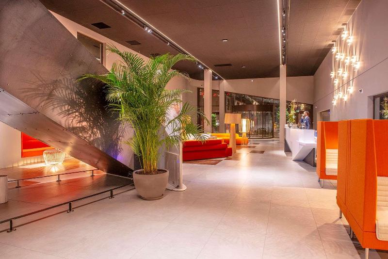 Radisson Blu Hotel Bordeaux - Lobi