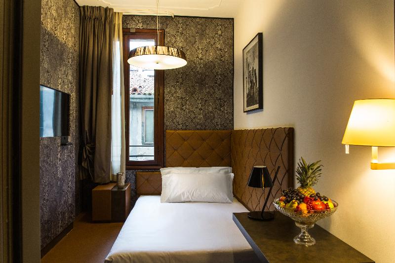 Riva Del Vin Boutique Hotel - Oda