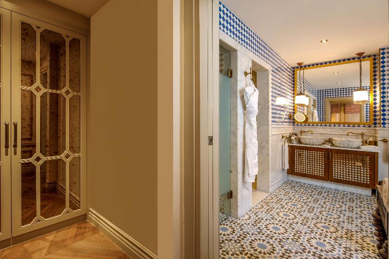Hagia Sofia Mansions Istanbul, Curio Collection By - Oda
