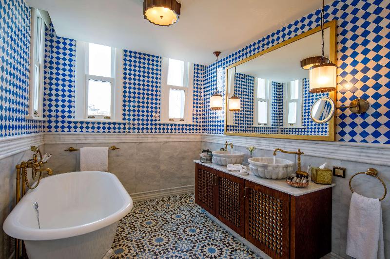 Hagia Sofia Mansions Istanbul, Curio Collection By - Oda