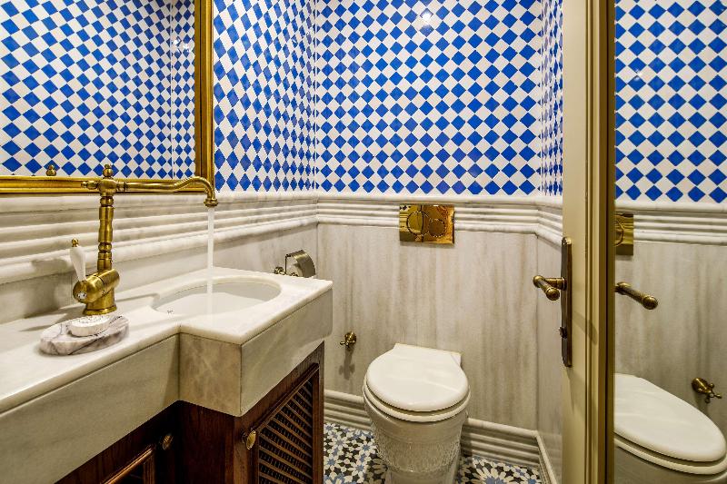Hagia Sofia Mansions Istanbul, Curio Collection By - Oda