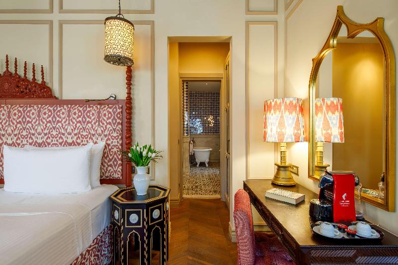 Hagia Sofia Mansions Istanbul, Curio Collection By - Oda