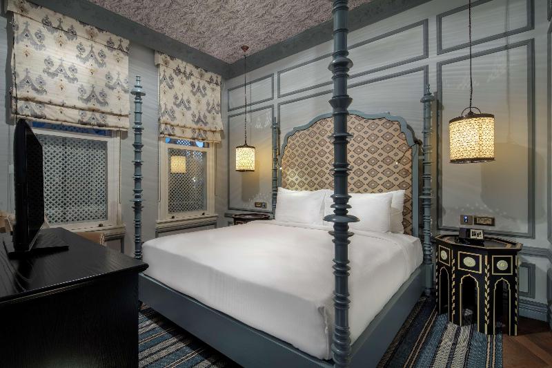 Hagia Sofia Mansions Istanbul, Curio Collection By - Oda