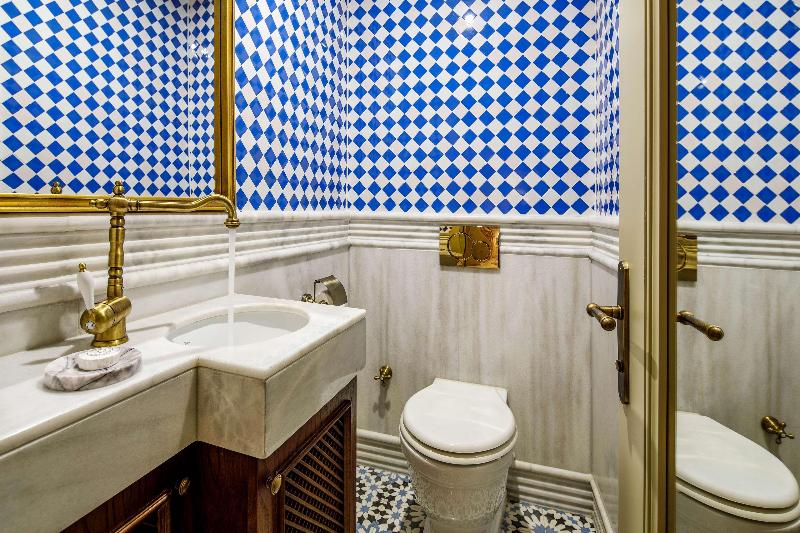 Hagia Sofia Mansions Istanbul, Curio Collection By - Oda