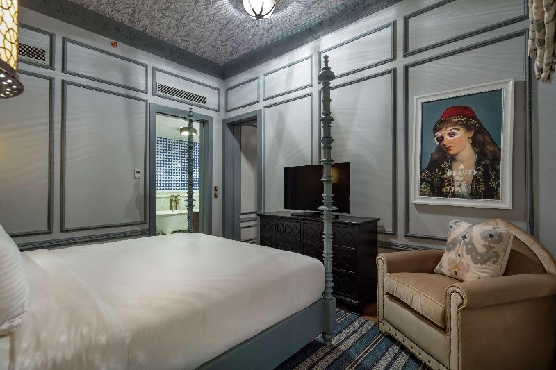 Hagia Sofia Mansions Istanbul, Curio Collection By - Oda