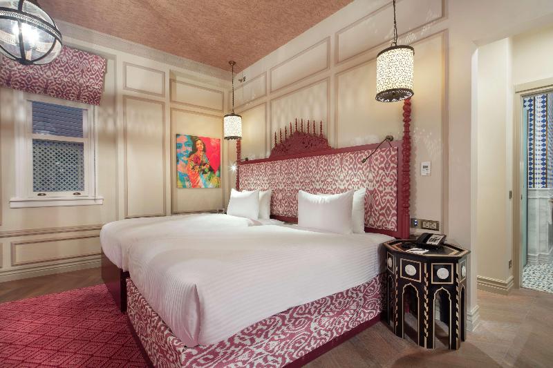 Hagia Sofia Mansions Istanbul, Curio Collection By - Oda