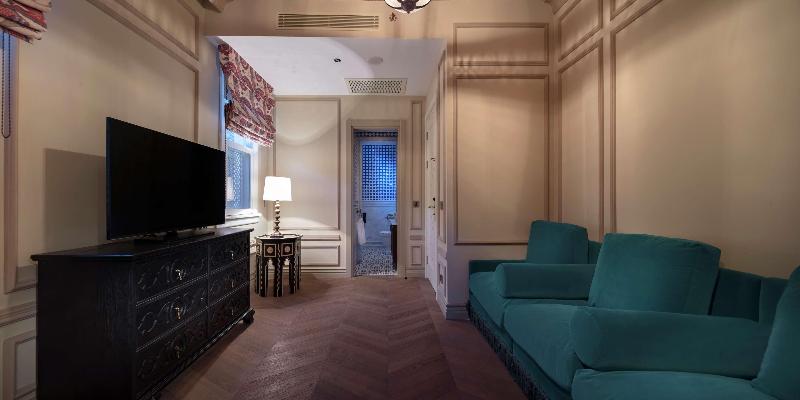 Hagia Sofia Mansions Istanbul, Curio Collection By - Oda