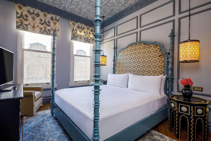 Hagia Sofia Mansions Istanbul, Curio Collection By - Oda