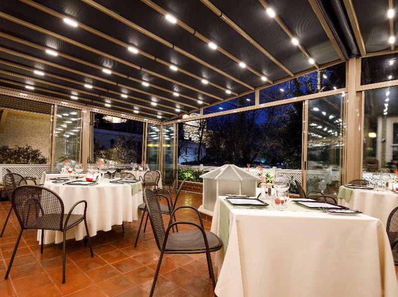 Hagia Sofia Mansions Istanbul, Curio Collection By - Restoran