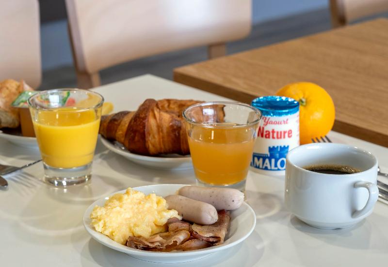 B&B Hotel la Rochelle Beaulieu Puilboreau - Restoran