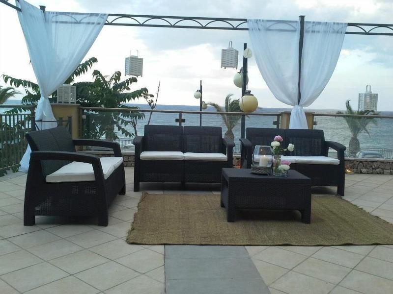 Elihotel - Teras